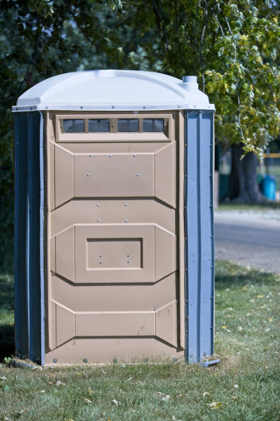 Best Portable restroom trailer rental  in Bridgeport, OH